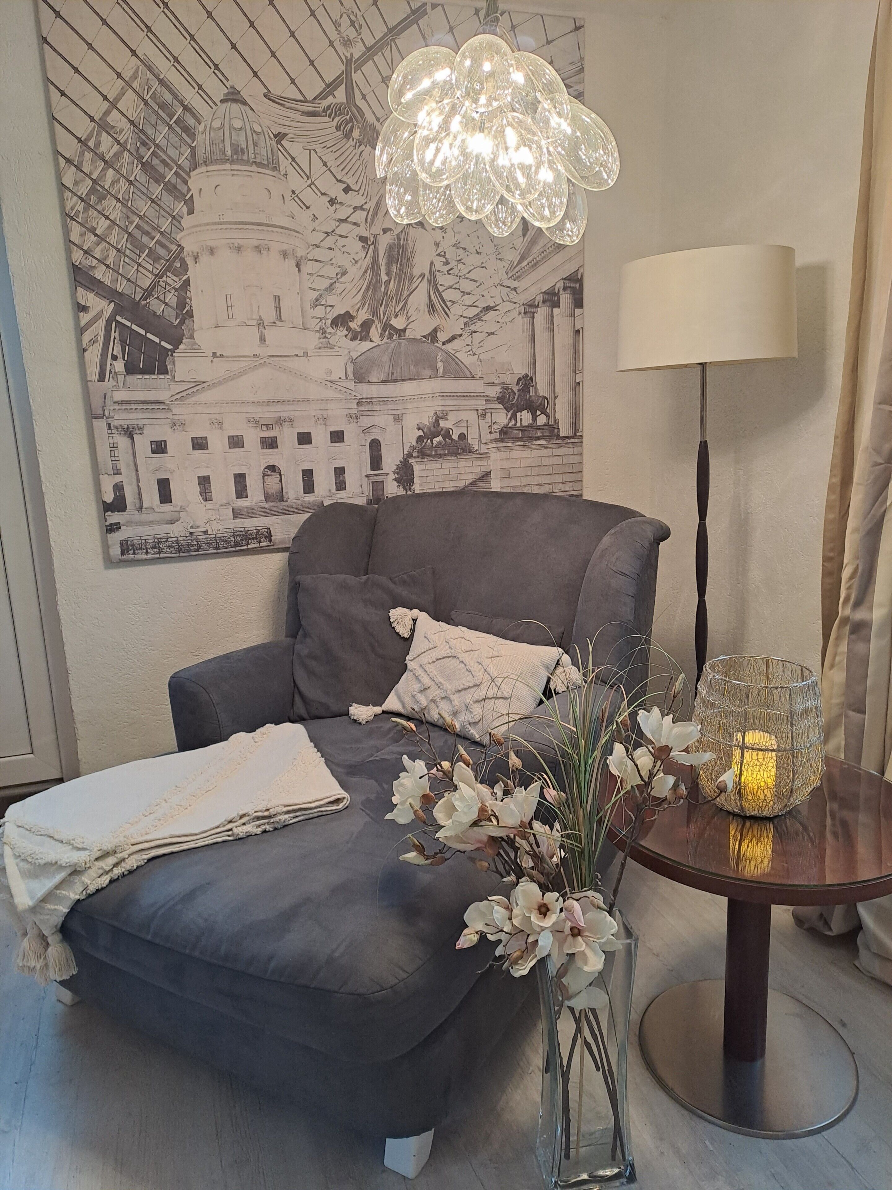 TV, videogiochi, lettore DVD, tavolo da ping pong