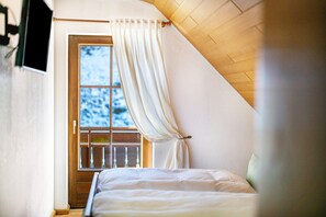 2 bedrooms, free WiFi, bed sheets