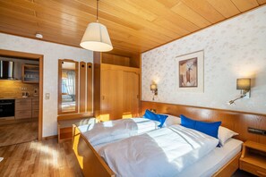 2 bedrooms, free WiFi, bed sheets - Apartment '2' with Mountain View, Shared Terrace and Wi-Fi (Bad Rippoldsau-Schapbach)