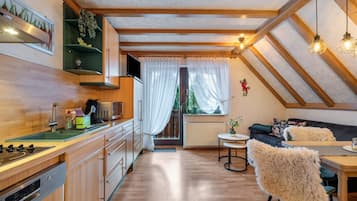 Réfrigérateur, micro-ondes, plaque de cuisson, lave-vaisselle