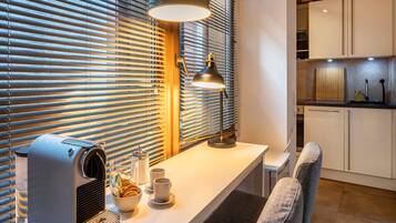 Frigorifero, forno, piano cottura, lavastoviglie