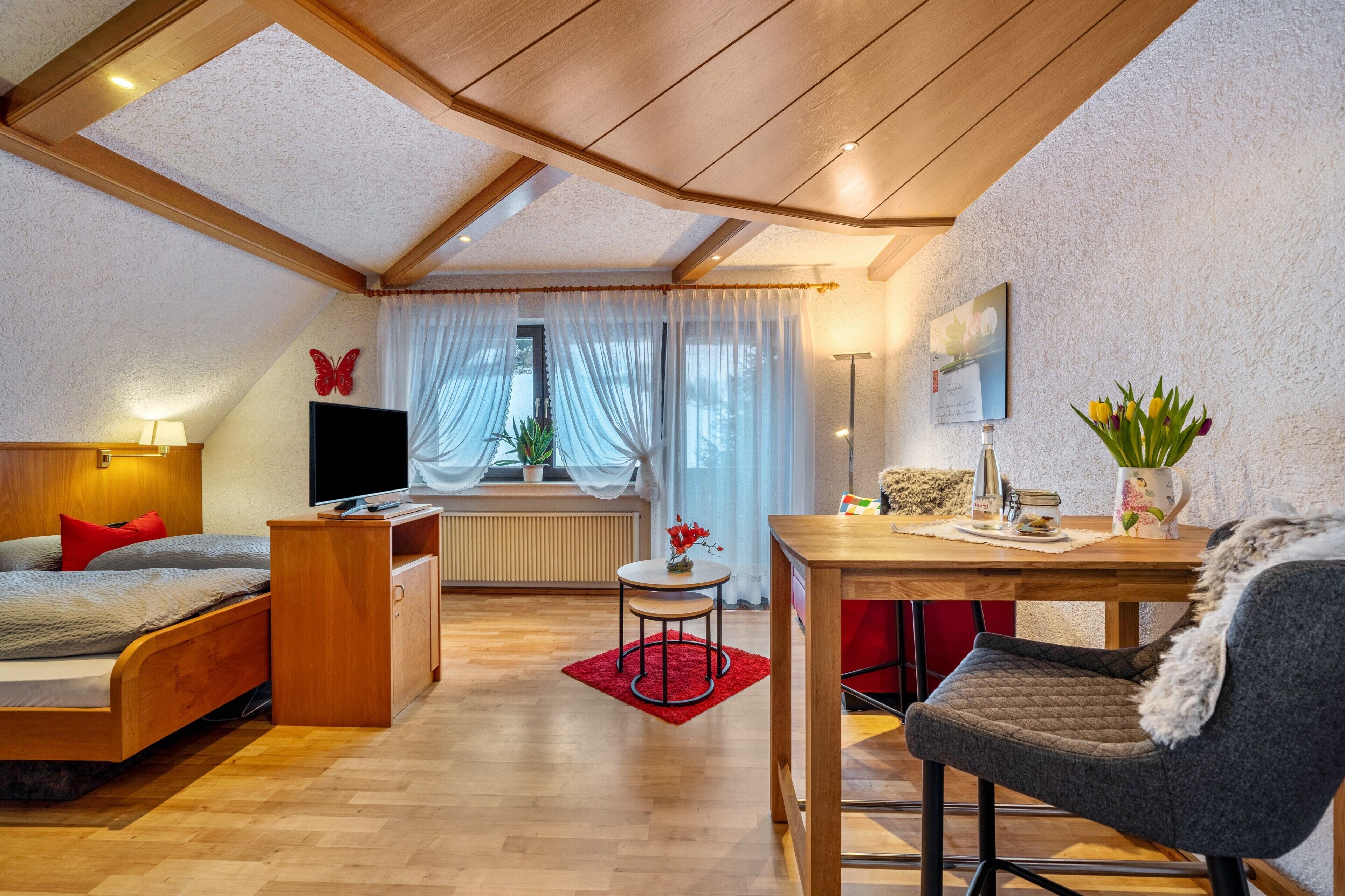 1 室のベッドルーム、WiFi (無料)、ベッドシーツ