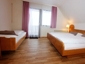 1 bedroom, free WiFi, bed sheets