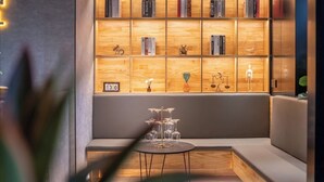 Unclassified image, 5 of 61, button - Iforest Youth Hotel - Nanjing Road Pedestrian Street Huanghe Road Store (Shanghai)