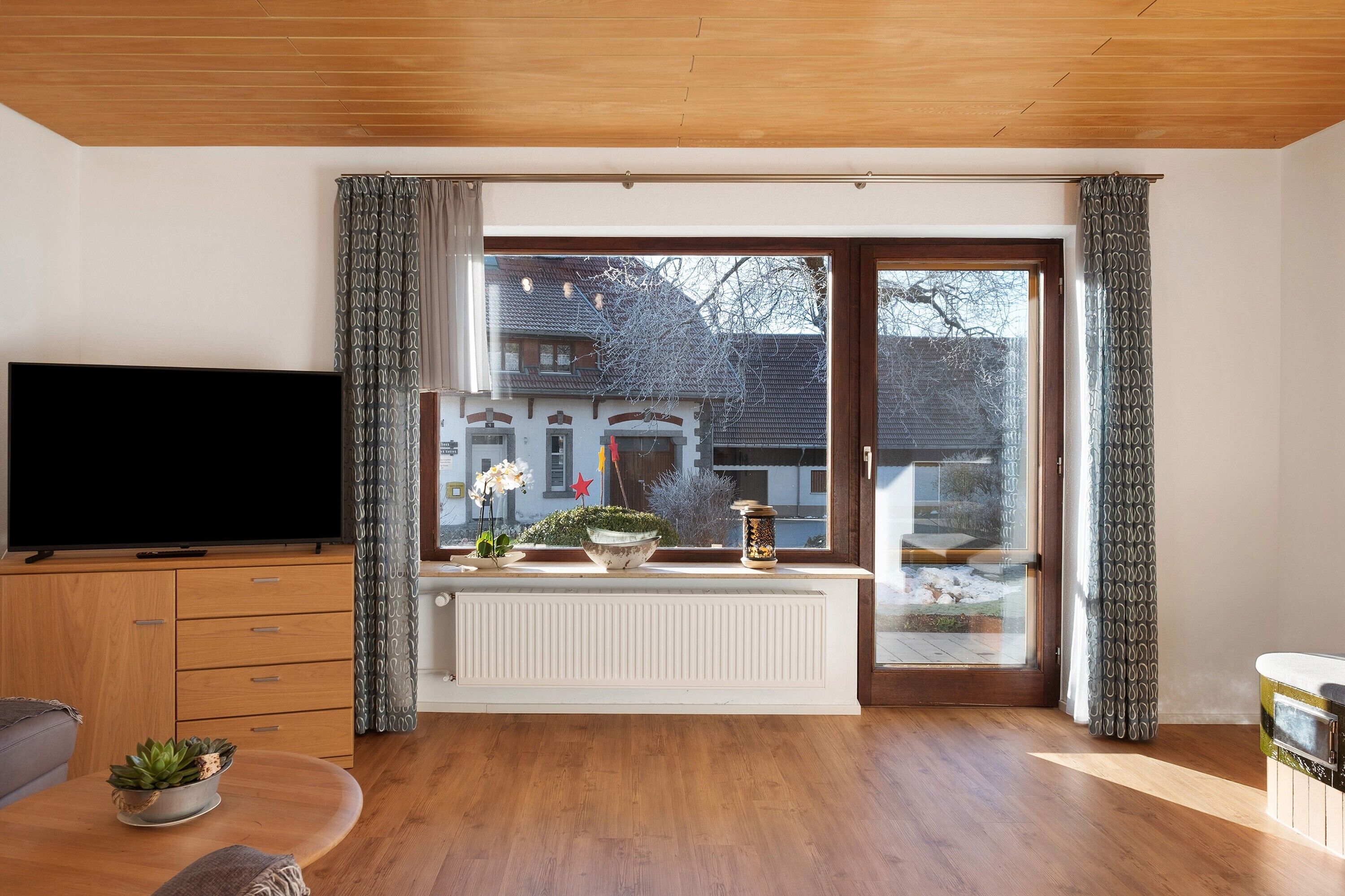 Fernseher, Stereoanlage