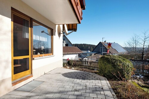 Ferienwohnung 'Mit Terasse 110qm' mit Bergblick, privater Terrasse und Wi-Fi