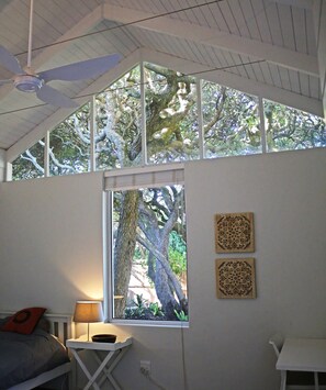 3 bedrooms, iron/ironing board, WiFi, bed sheets - Open Plan Beach House in a Forest a Stone's Throw from the Ocean (Cape Town)