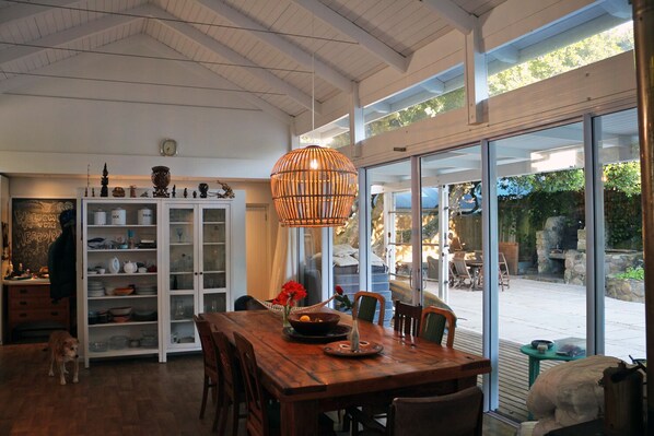Dining - Open Plan Beach House in a Forest a Stone's Throw from the Ocean (Cape Town)