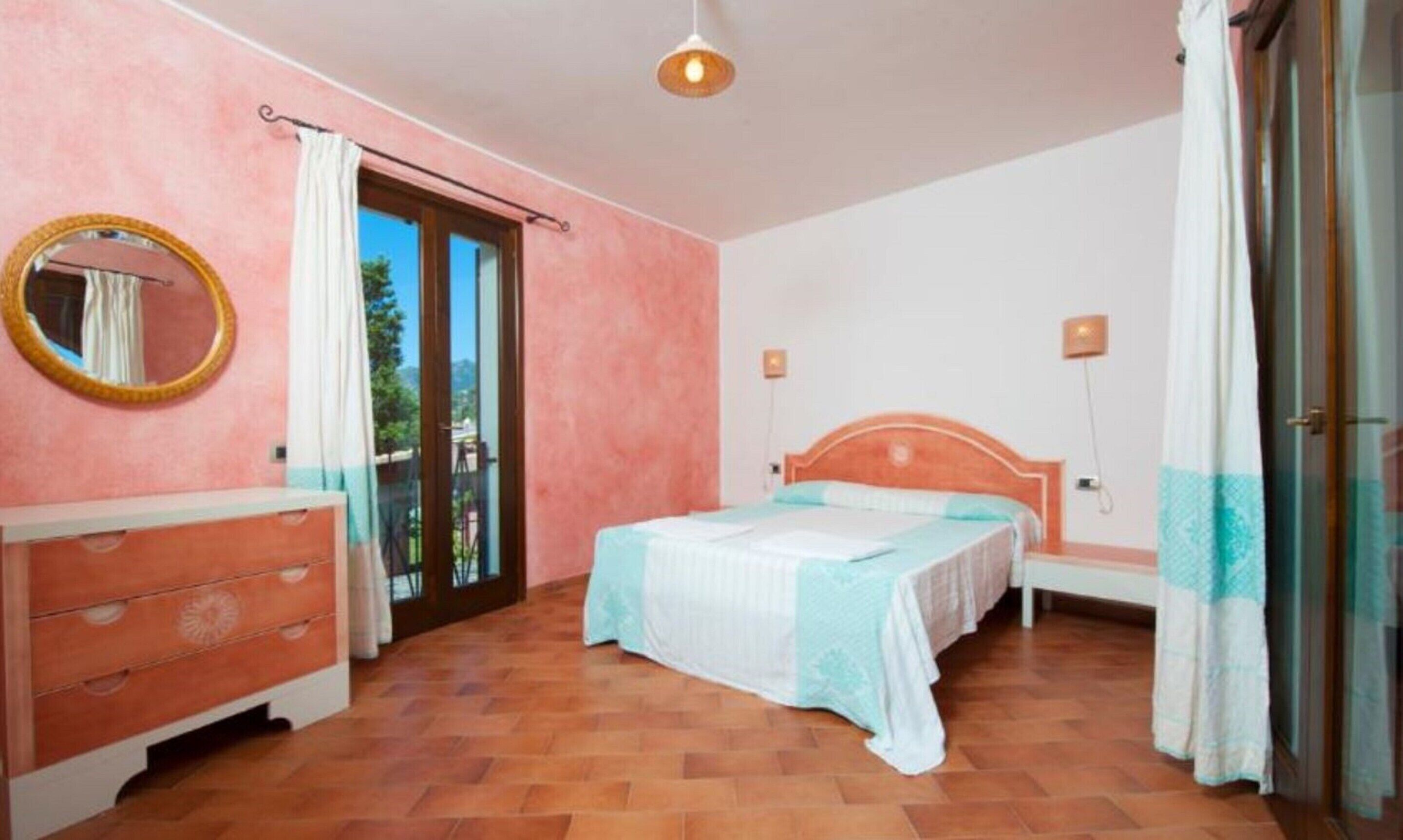2 habitaciones y muebles diferentes 