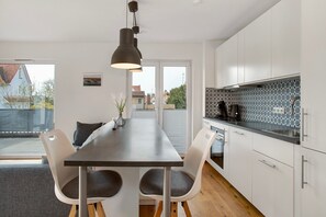 Frigorífic, forn, placa de cuina i rentaplats 