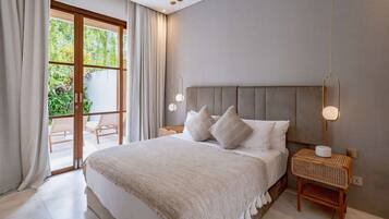 Junior-Villa, Terrasse, Poolblick | Ausblick vom Zimmer