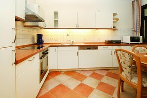 電冰箱、微波爐、烤箱、洗碗機