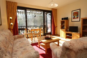 Hus – classic, flere soverom | Oppholdsrom | DVD-spiller