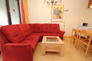 Rumah Klasik, beberapa kamar | Ruang keluarga | Pemutar DVD