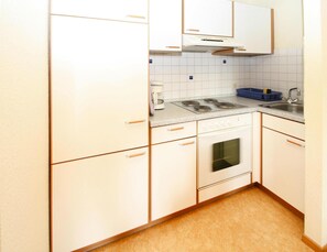 Appartement Luxe, 1 chambre | Cuisine privée | Réfrigérateur, micro-ondes, four, lave-vaisselle