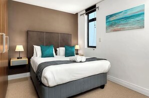 1 bedroom, in-room safe, desk, iron/ironing board - Stunning Eden On The Bay Penthouse| Ocean Views (Cape Town)