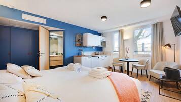 Apartment | 1 bedroom, laptop workspace, iron/ironing board, bed sheets