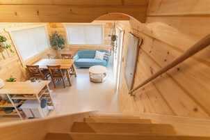 1 habitación, decoración personalizada y muebles diferentes 