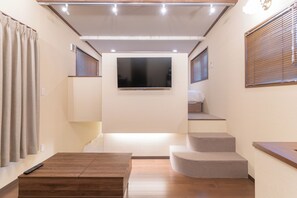 FELIZ (Up to 5 Guests): Oceanfront Property with BBQ Grill Included,Non-Smoking | 1 bedroom, individually decorated, individually furnished, free WiFi - Solana Kamogawa (Kamogawa)