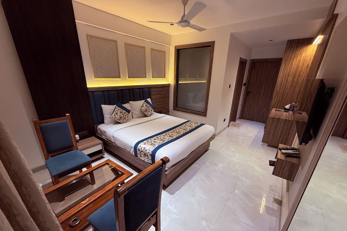 Serene Infinity View Room | Desk, free WiFi, bed sheets