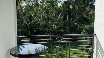 Superior kamer | Een bureau, gratis wifi, beddengoed