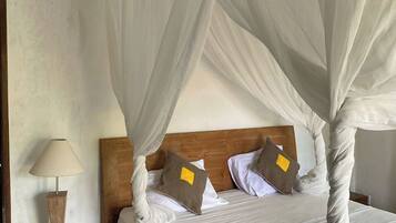 Superior Room | Desk, free WiFi, bed sheets