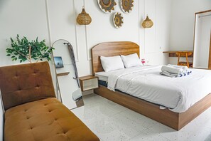 1 bedroom, desk, free WiFi, bed sheets