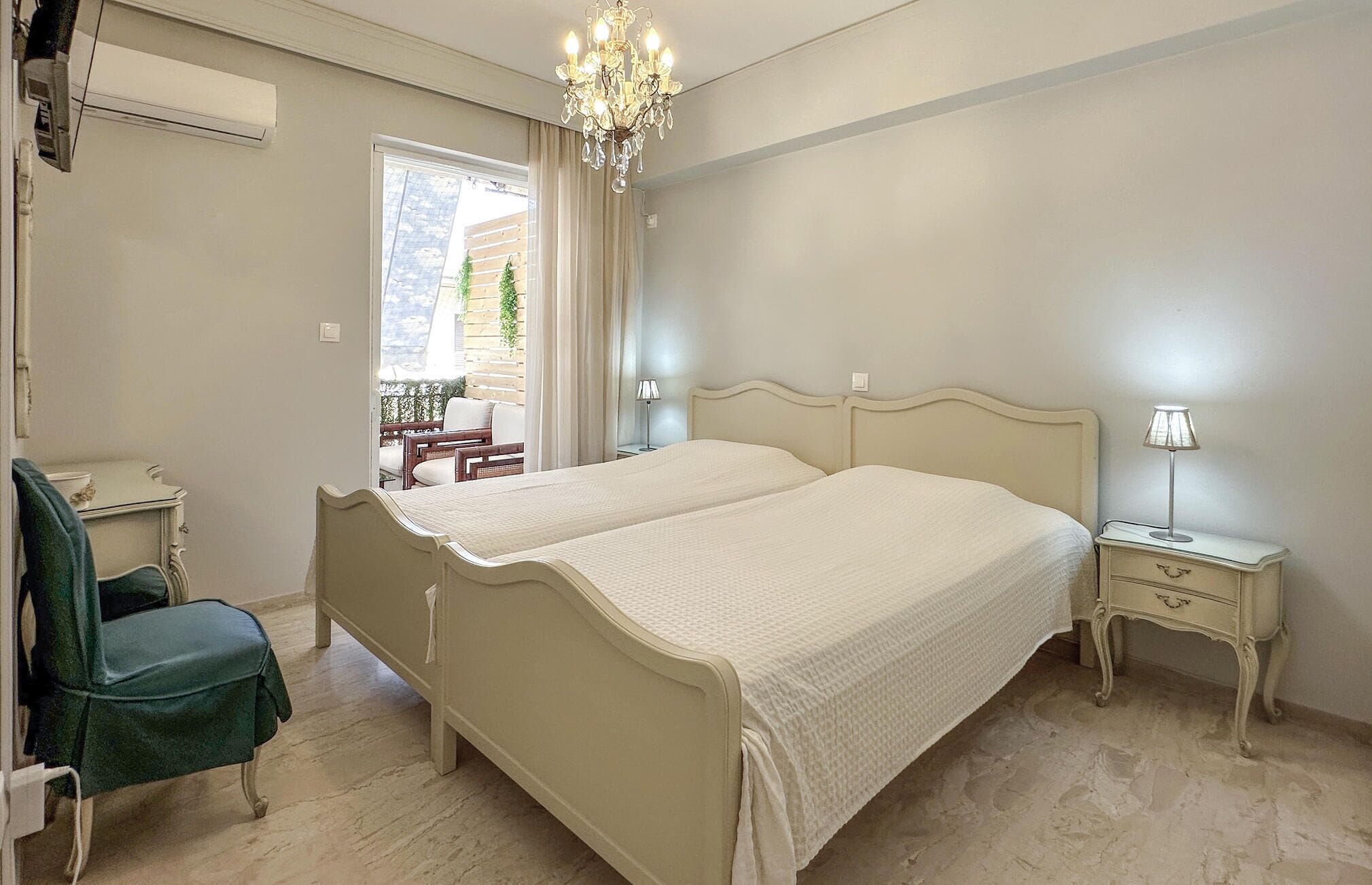2 bedrooms, travel crib, free WiFi, bed sheets