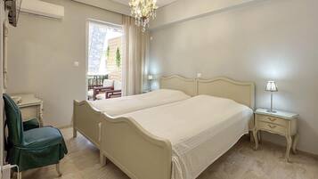 2 bedrooms, travel crib, free WiFi, bed sheets
