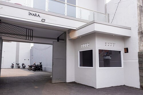 Inara Guesthouse & Villa