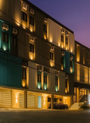 Exterior - IXO Hotel Semarang (Semarang)