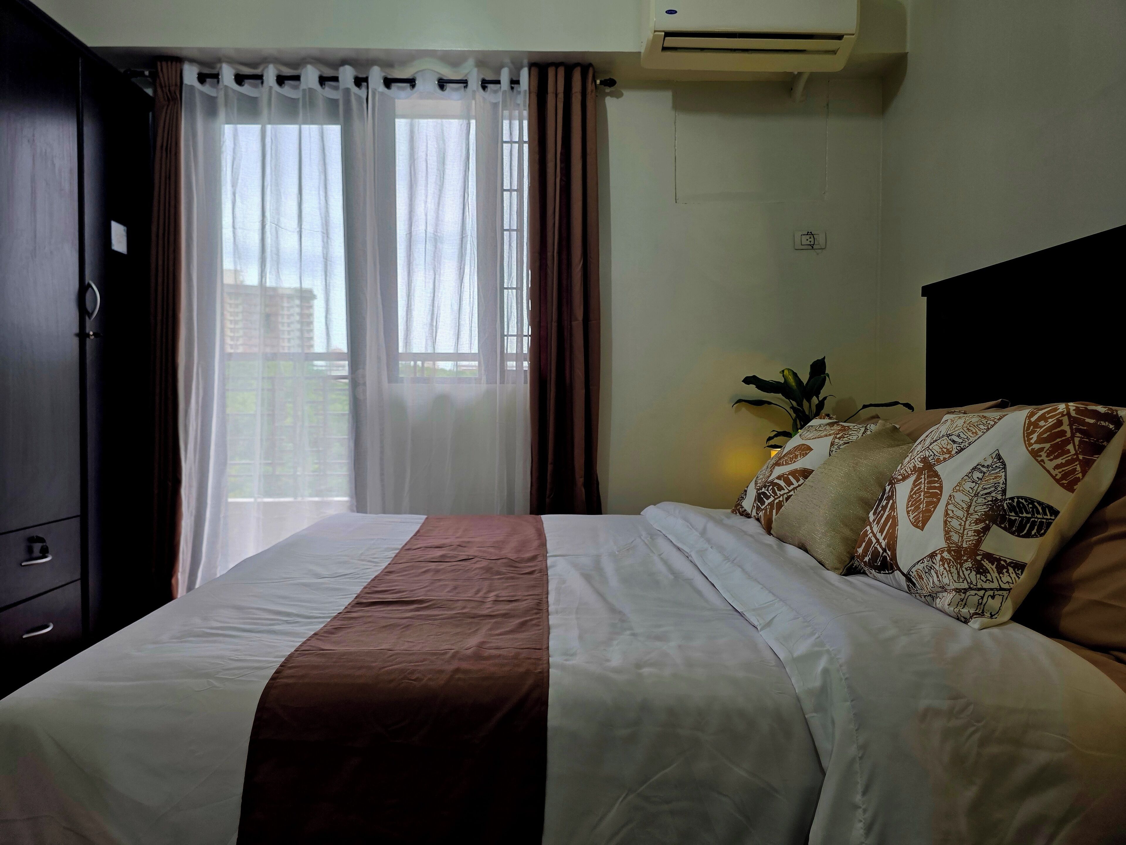 3 bedrooms, WiFi, bed sheets