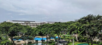 Acacia Estates' The Getaway Taguig Jade. Resort style, Family-sized condo!