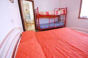 1 室のベッドルーム、WiFi