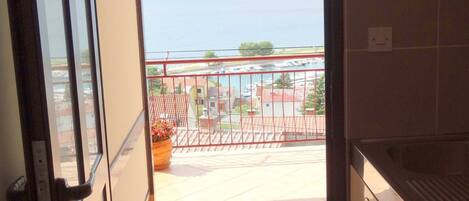 Studio (Classic Studio Apartment with Balcony) | Yksityinen keittiö