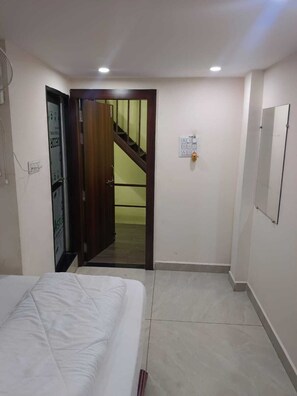 Deluxe Room | Free WiFi - Hotel Om Omkar (Ujjain)