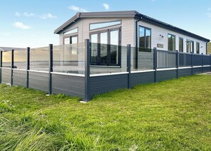 Exterior - Platinum Lodge Bay View Spa (Pet) (Clarach)