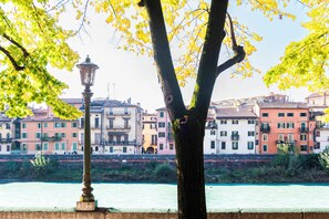 Comfort-Apartment, Flussblick | Ausblick vom Zimmer