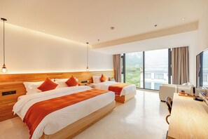 Basic-Dreibettzimmer, Bergblick | Verdunkelungsvorhänge, Bügeleisen/Bügelbrett, kostenloses WLAN