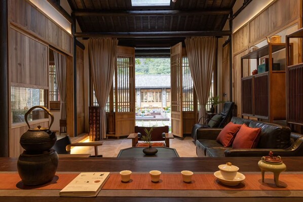 Grand Double Room, Patio, Hill View | Blackout drapes, iron/ironing board, free WiFi, bed sheets - See You in the mountains (Guilin)