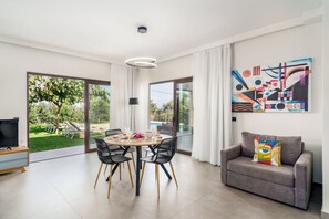 Luksusvilla, 3 soverom, privat basseng, sjøutsikt | Oppholdsområde