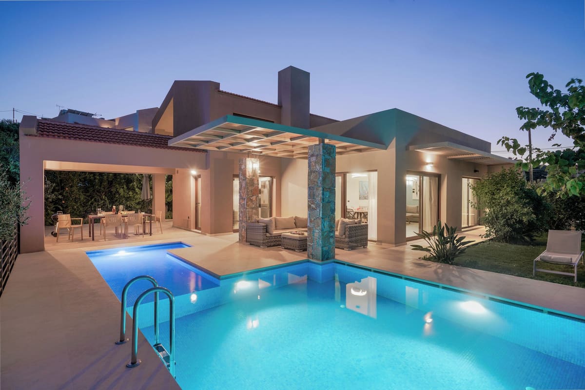 Luxe villa, 3 slaapkamers, privézwembad, uitzicht op zee | 3 slaapkamers, een kluis op de kamer, individueel gedecoreerd