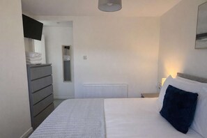 3 Schlafzimmer, Bügeleisen/Bügelbrett, WLAN, Bettwäsche