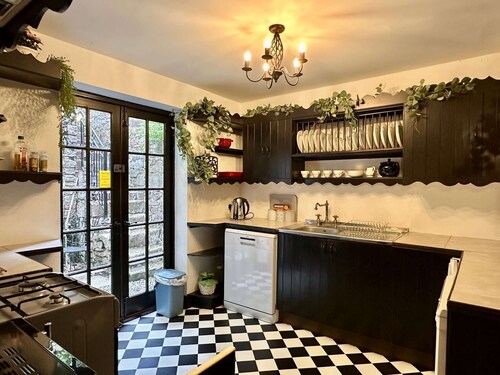 Criss Cross Cottage, Inverness