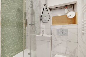 Apartment | Bathroom - Cozy Studio - 2P - Gare de L'est (Paris)
