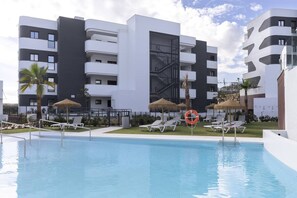 Pool - Elegant Luxury Suite with Terrace in Higueron (Fuengirola)