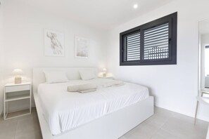 2 bedrooms, in-room safe, desk, iron/ironing board - Elegant Luxury Suite with Terrace in Higueron (Fuengirola)