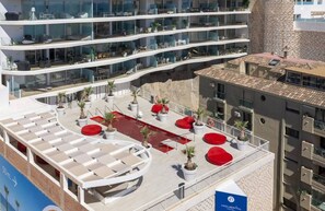 Exterior - Stunning Seafront Apartment in Carvajal Beach (Fuengirola)