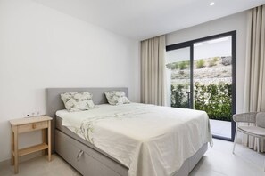 2 slaapkamers, een bureau, een strijkplank/strijkijzer, gratis wifi