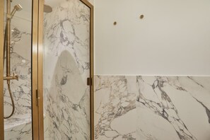 Apartment | Bathroom